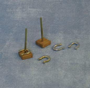 Spel hoefijzer gooien; miniatures world; Poppenhuis 1:12; 1op12; inrichting voor poppenhuizen; poppenhuizen; modelbouw; poppenh