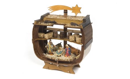 Kerststal in de romp van een schip