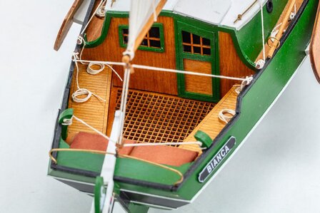 Zeeschouw 1:22;  modelbouw boot; BILLING BOATS;  Platbodemvisboot Nederlandse visserij-industrie Bootontwikkeling Rompstructuur