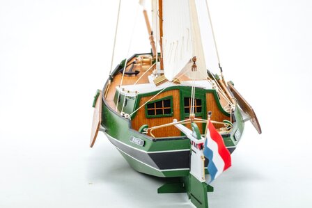 Zeeschouw 1:22;  modelbouw boot; BILLING BOATS;  Platbodemvisboot Nederlandse visserij-industrie Bootontwikkeling Rompstructuur