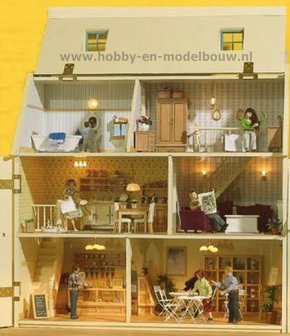 gebouwde poppenhuizen, bouwpakketten van poppenhuizen of kinder poppenhuis; doe-het-zelf; poppenhuis maken; poppenhuis miniatur