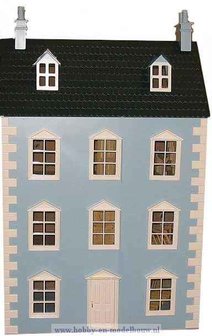 Dartmouth poppenhuis; geschilderd; gebouwde poppenhuizen, bouwpakketten van poppenhuizen of kinder poppenhuis; doe-het-zelf; po