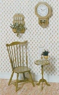 Duxbury stoel, lamptafeltje, schoolklok en lepelrek met lepels