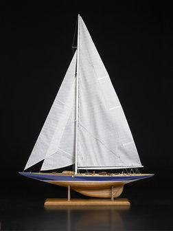 hobby en modelbouw; Endeavour J-Class; houten modelbouw; amati; AMATI; modelbouw boot; schaal 1op50; schaal 1:50; 