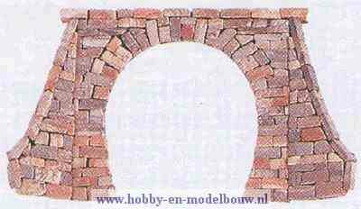 Tunnelingang; modelbouw; modelbouwer; H0 schaal 1op87