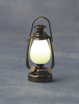 Antieke lantaarn (LED); verlichting; schaal 1op12; 1:12;poppenhuis verlichting aanleggen; poppenhuis verlichting aanleggen; pop