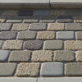 Poppenhuis; schaal 1 op 12: 1op12; bouwelementen poppenhuis; hele stenen; straatstenen; straatkeien; stoepranden; poppenhuizen;