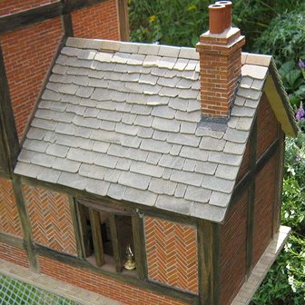 dakplaten; dakbedekking; stenen dakpannen poppenhuis; modelbouw dakpannen; mini dakpannen; Poppenhuis; schaal 1 op 12: 1op12; p
