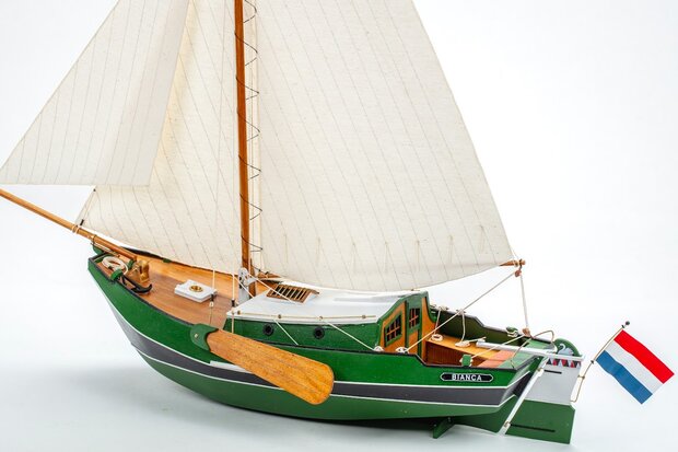 Zeeschouw 1:22;  modelbouw boot; BILLING BOATS;  Platbodemvisboot Nederlandse visserij-industrie Bootontwikkeling Rompstructuur