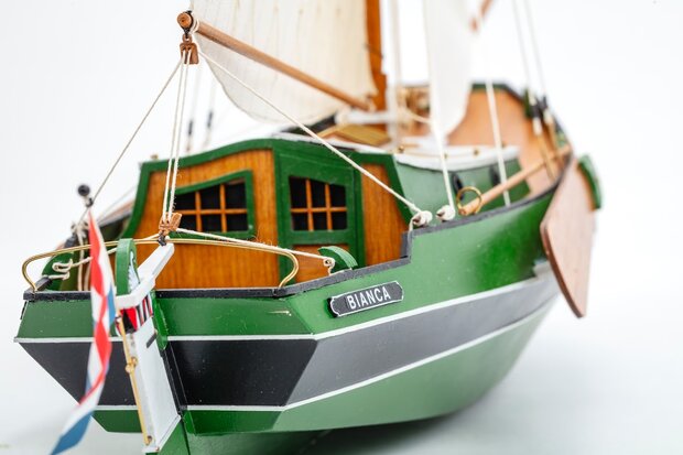 Zeeschouw 1:22;  modelbouw boot; BILLING BOATS;  Platbodemvisboot Nederlandse visserij-industrie Bootontwikkeling Rompstructuur