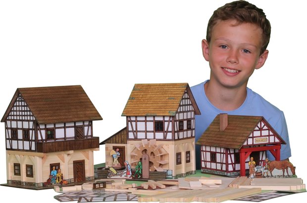 hobby en modelbouw; Betimmerde graanopslag; W37; Walachia; houten speelgoed, houten modelbouw, schaal 1:32; 1:32; modelbouw;