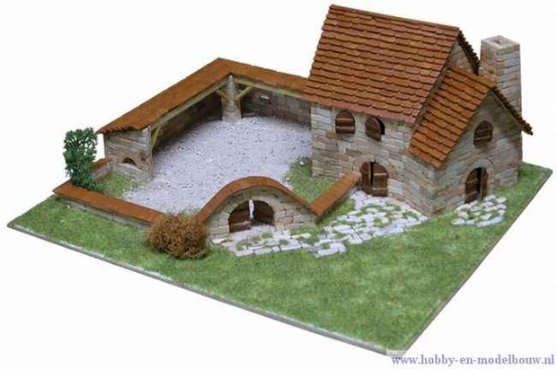 Aedes Ars; AE1414; Boerderij; miniatuur diarama; modelbouw diarama;  miniatuur burchten; modelbouw burchten; echte steentjes; k