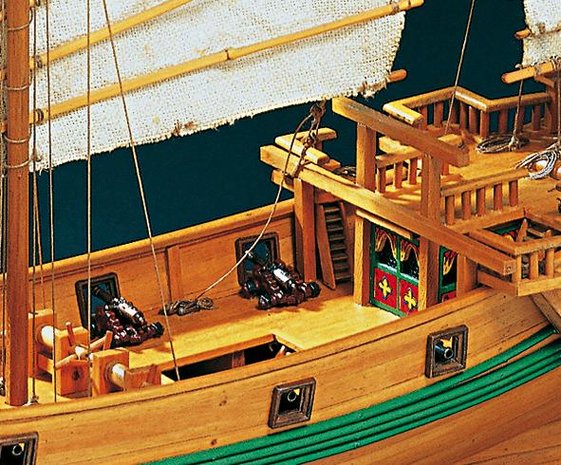 Hobby en modelbouw; Chinese Piraten Jonk; houten modelbouw; amati; AMATI; modelbouw boot; schaal 1op100; schaal 1:100; 