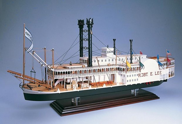 Bouwtekeningen; Mississippi Steamboat Robert E. Lee; houten modelbouw; amati; AMATI; modelbouw boot; schaal 1op150; schaal 1:15