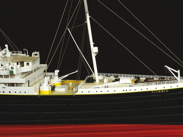 Titanic; houten modelbouw; amati; AMATI; modelbouw boot; 