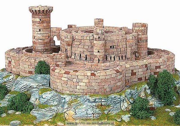 Aedes Ars; 1004; miniatuur kastelen; modelbouw kastelen;  miniatuur burchten; modelbouw burchten; echte steentjes; keramische s