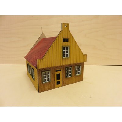 Zaans Poppenhuis Tuitgevel, schaal 1:24