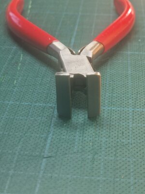 Precisie kniptang voor kunststof.