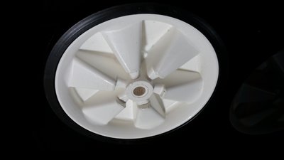 152 mm witte kunststof wiel met zwarte band
