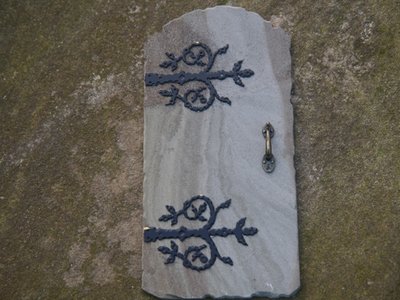 Decoratieve geheime deur voor feeën en elfjes