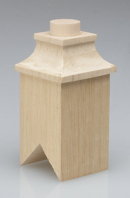 Vierkante houten schoorsteen