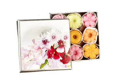 Vierkante geschenkbox met macarons